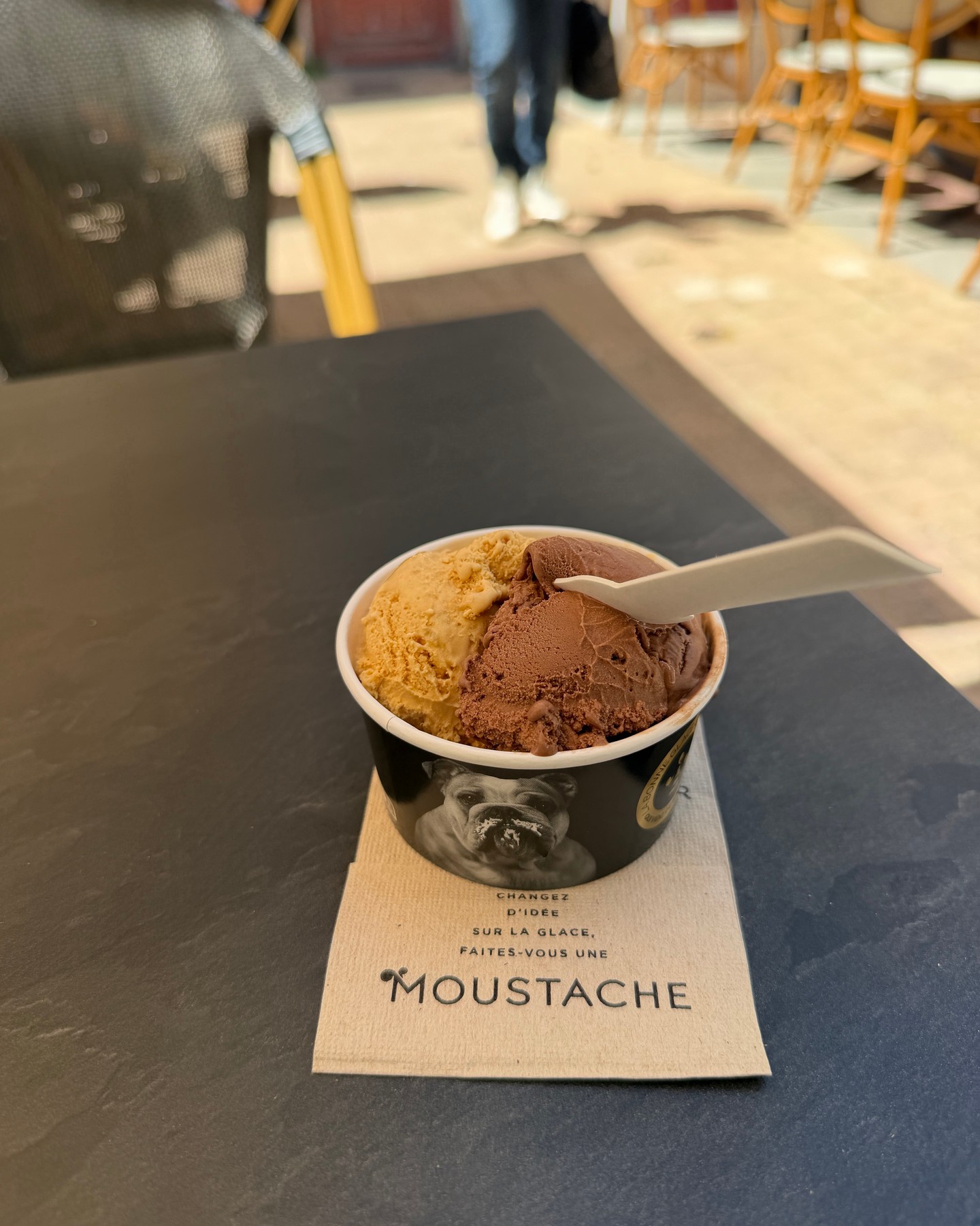 Pause gourmande sur le Vieux-Port de La Rochelle ! 🍦
Une belle occasion de vous montrer une réalisation où la coordination de nos artisans a été la clé.

Nous sommes chez le glacier Moustache, un projet qui a mobilisé plusieurs membres de notre équipe :
➡️ MTA pour l'agencement sur-mesure.
➡️ Ravaud pour les travaux de peinture.
➡️ ALP Plomberie pour toute l'installation sanitaire.
➡️ Raynal ELEC pour le réseau électrique.

Un exemple concret de notre synergie pour un chantier qui se déroule avec fluidité.
Bon week-end à tous depuis La Rochelle !

#artisanslocaux #renovation #larochelle #agencement #chantier #equipedesartisans #vieuxport #charentemaritime